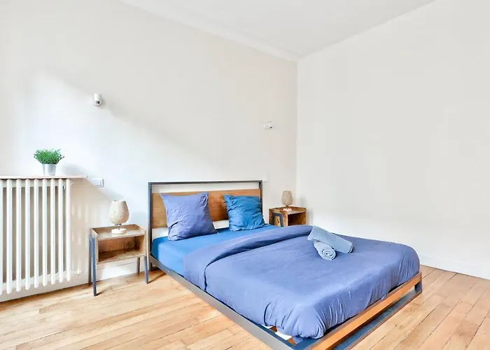 Arc De Triomphe Superbe Free Netflix Apartment