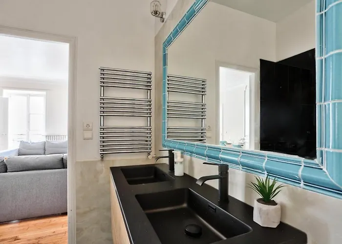 Arc De Triomphe Superbe Free Netflix Apartment Paris